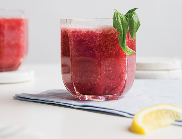 Summer Cocktail Recipe: Sparkling Strawberry Basil Gin