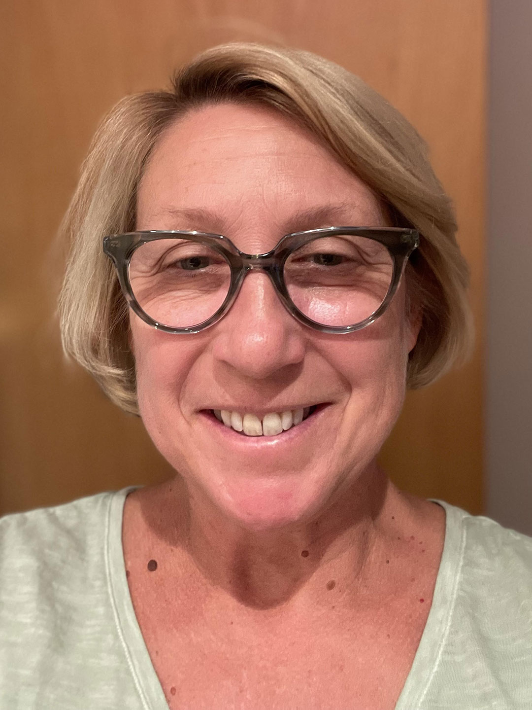 Portrait Photo of Terri Svec