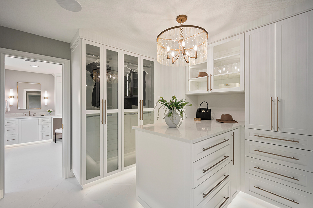 J Brothers took over an additional bedroom to create a walk-in closet and en suite bathroom that check all the boxes.
